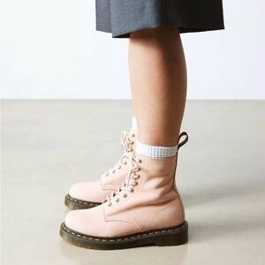 Sale! 💕Size 8 - NWT: DR. MARTENS - Women's 1460 Pascal Milled Nubuck Boot